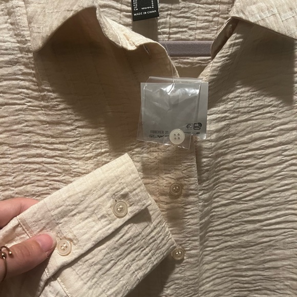 Button down crop top collared shirt, never worn! - Picture 2 of 3